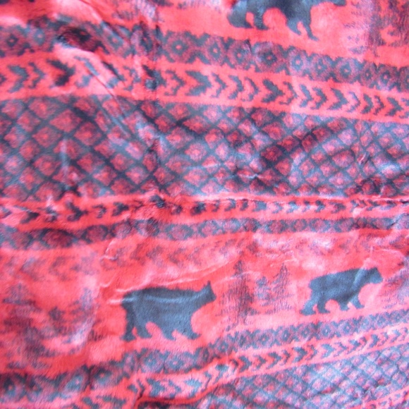 Woolrich Blanket Throw Red Black Bear Lodge Fleece Faux Fur 68 x 52 Reversible - Picture 12 of 12